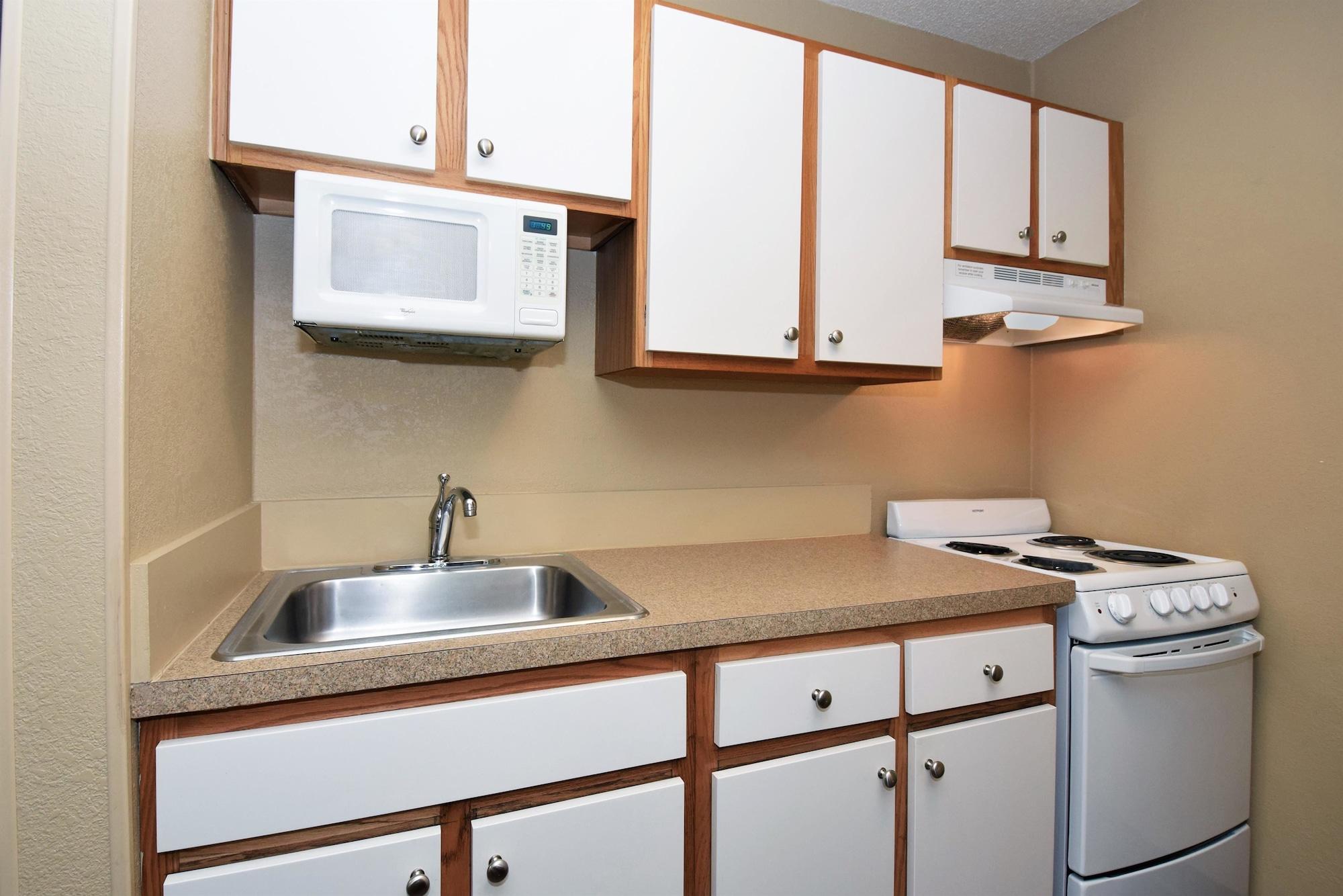 Extended Stay America Select Suites - Rockford - State Street Экстерьер фото