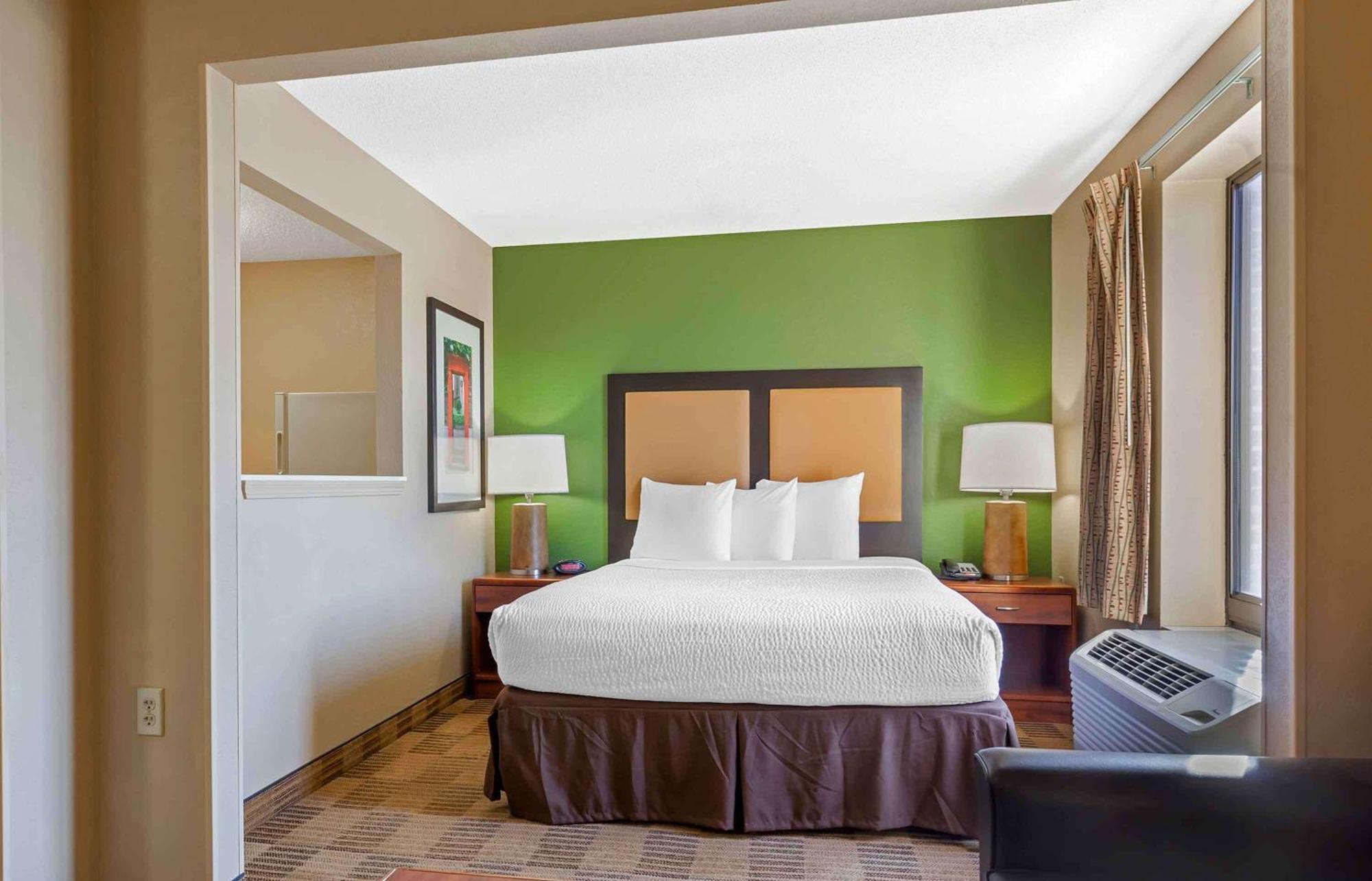 Extended Stay America Select Suites - Rockford - State Street Экстерьер фото